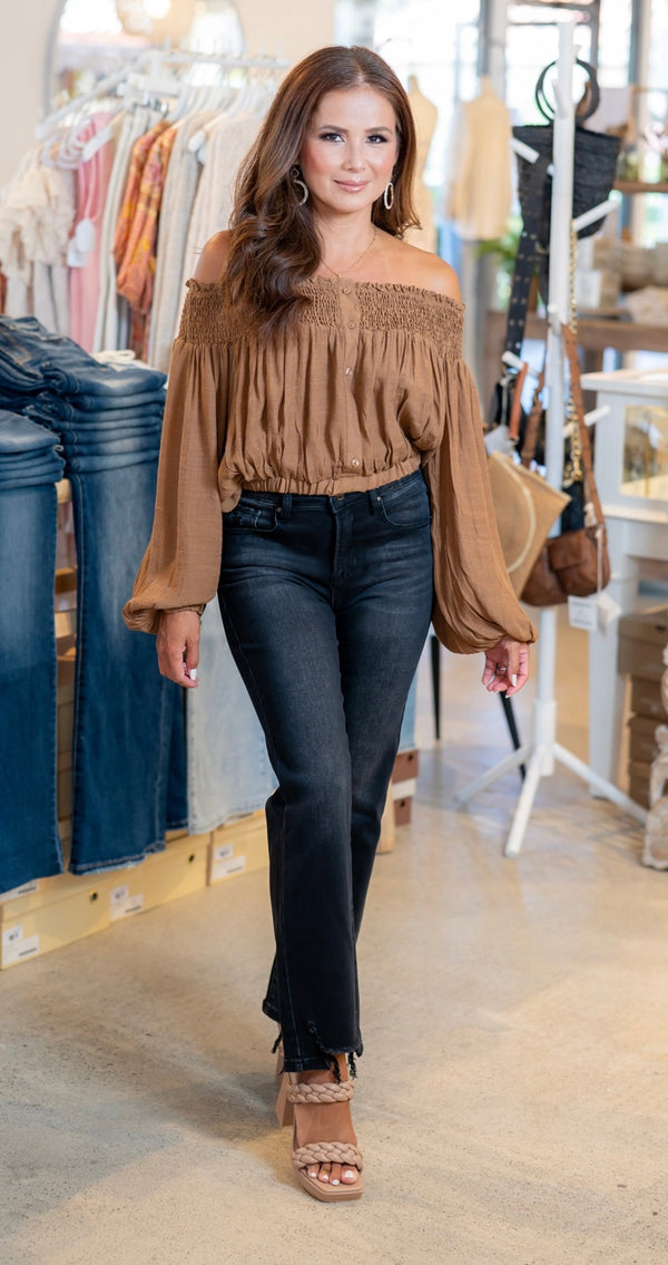 OFF THE SHOULDER SMOCKED BLOUSE - CAMEL