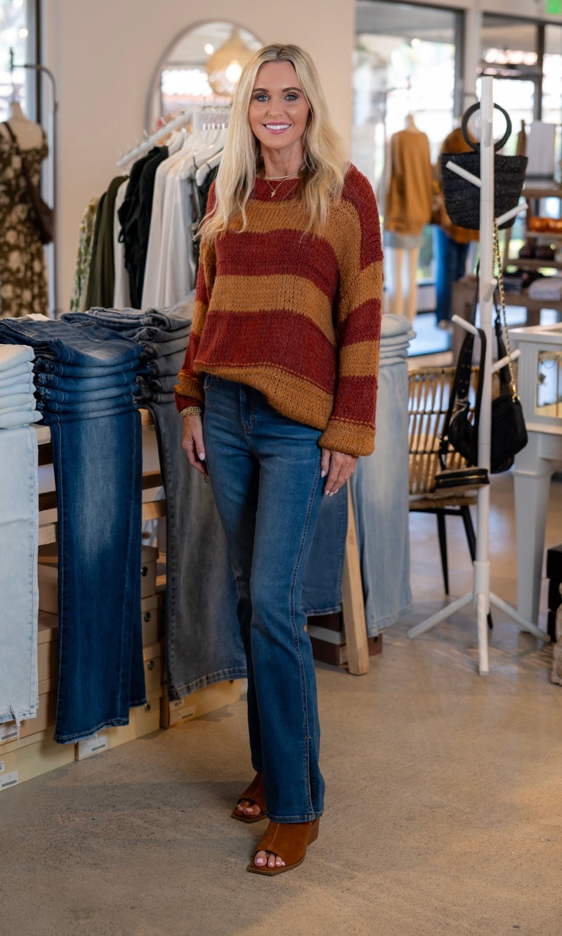 STRIPED OVERSIZED CABLE KNIT SWEATER - RUST/CAMEL