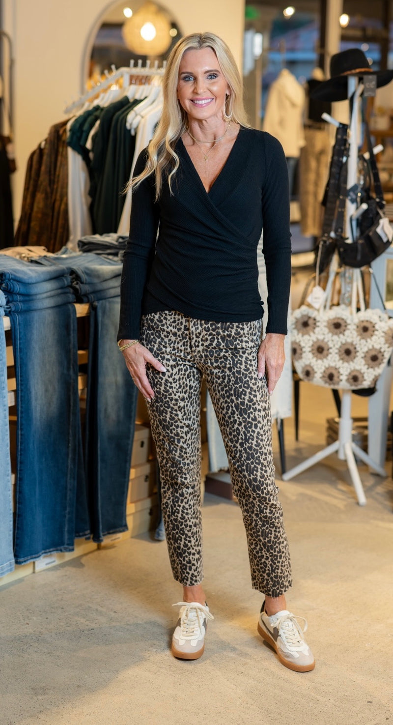 HIGH WAISTED SLENDER STRAIGHT LEG JEANS - LEOPARD