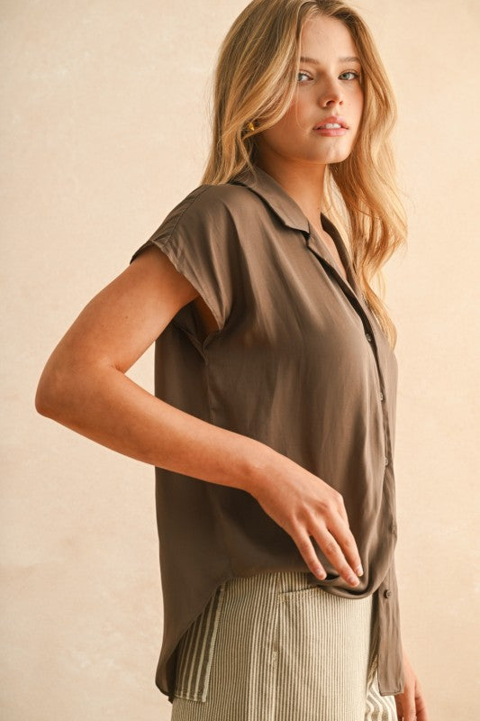 BUTTON DOWN CAP SLEEVE BLOUSE - COFFEE