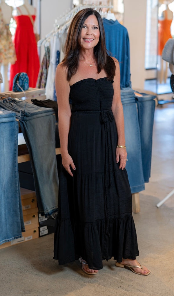 SMOCKED STRAPLESS MAXI DRESS - BLACK