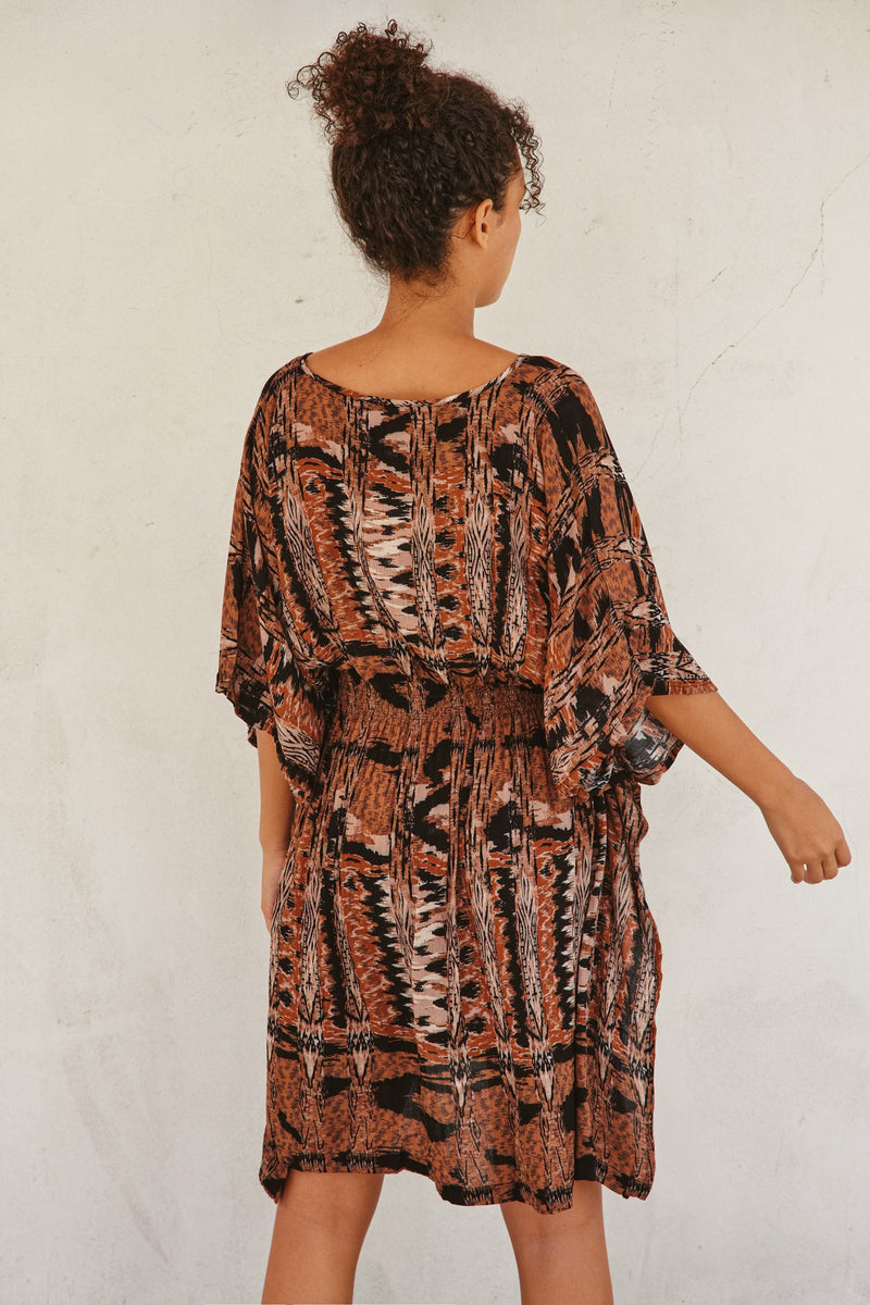 PRINTED CINCH KAFTAN DRESS - BLACK/TAN