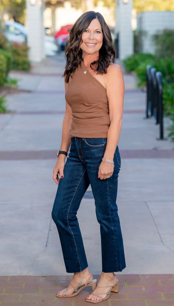 STRETCHY ONE SHOULDER  RIBBED TOP - BROWN