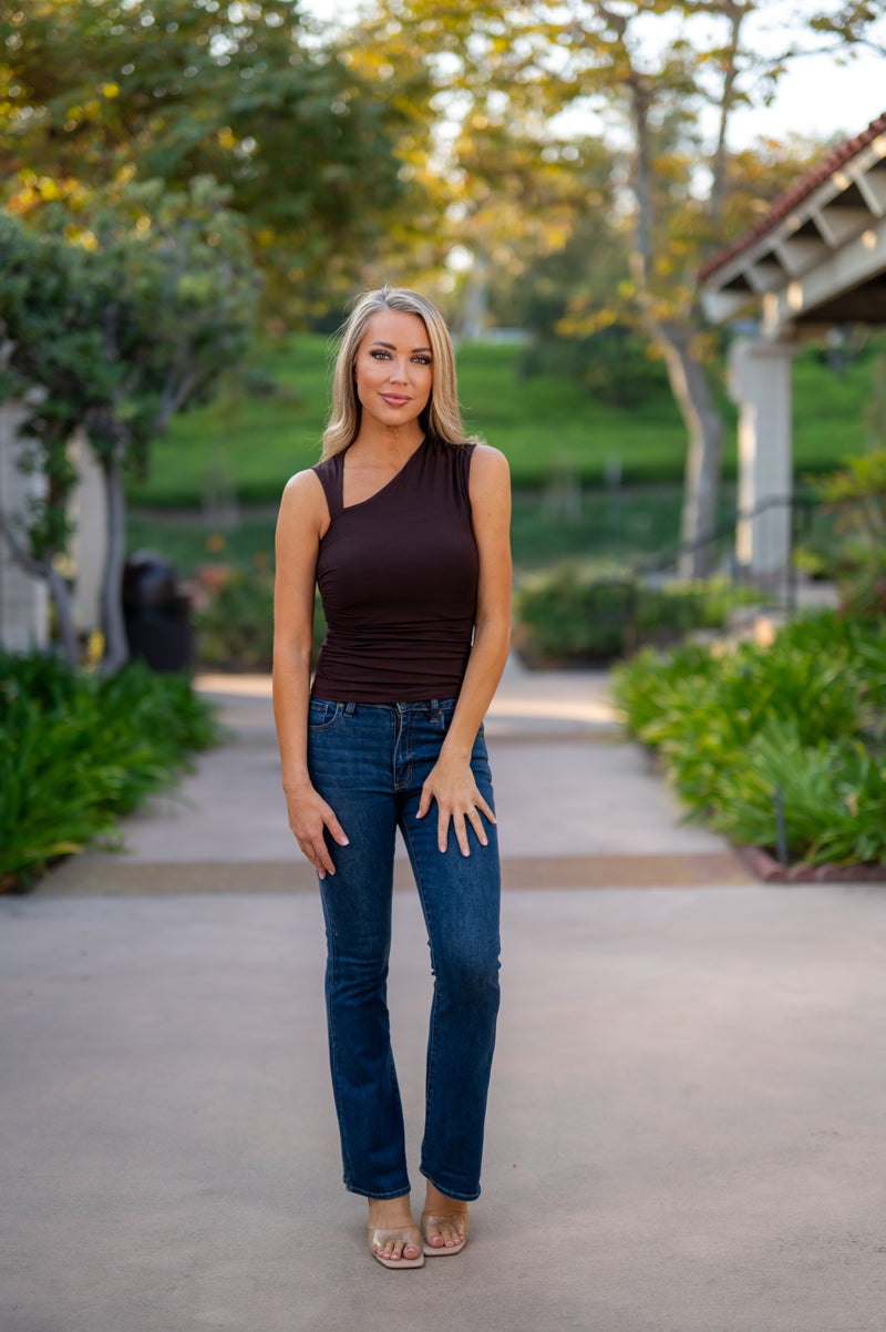 MIA ASYMMETRICAL KNIT TOP - DARK BROWN