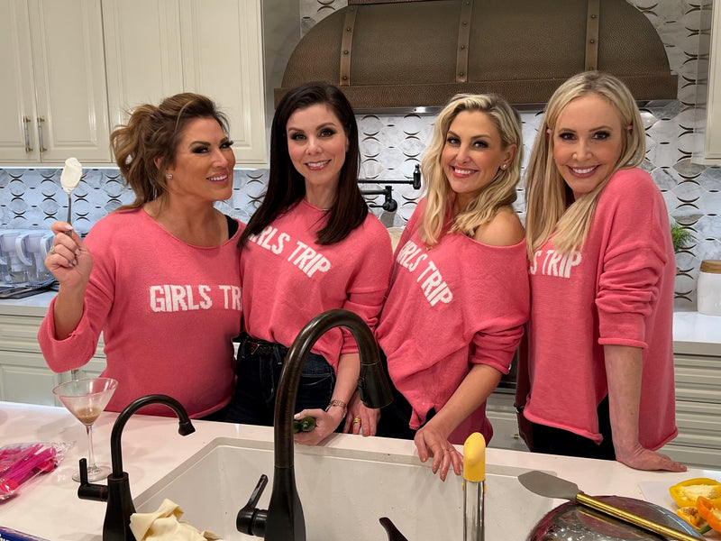 GIRLS TRIP LIGHTWEIGHT SWEATER - HOT PINK