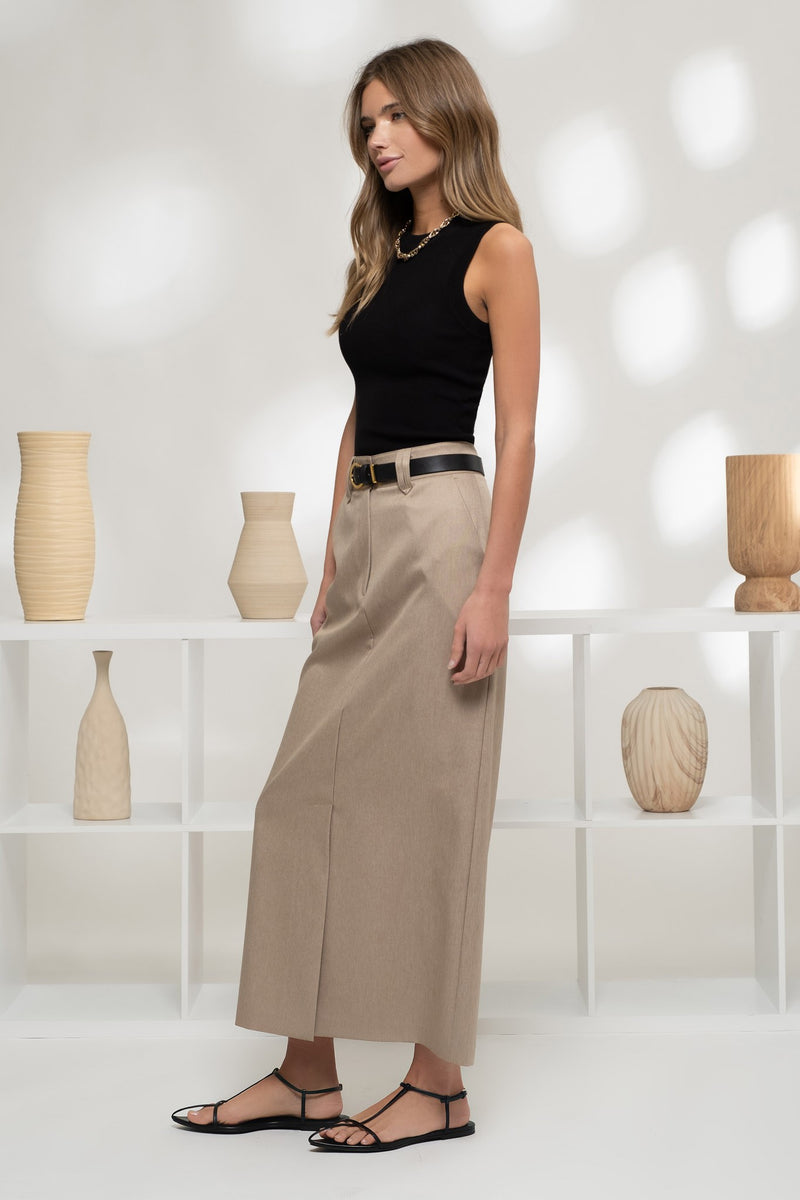 SLEEVELESS KNIT SWEATER TOP - BLACK