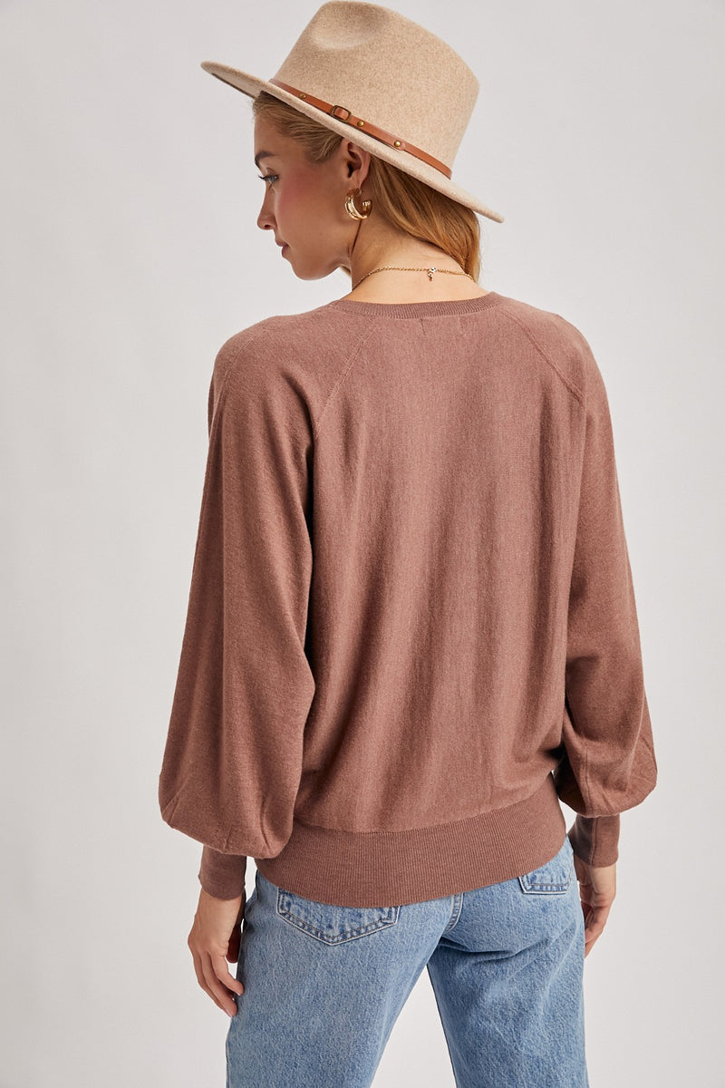 LIGHTWEIGHT KNIT SWEATER - MOCHA