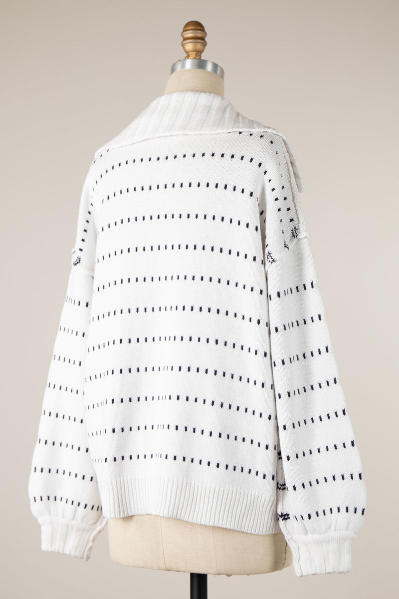 DOTTED LINE PATTERN SWEATER - IVORY/NAVY