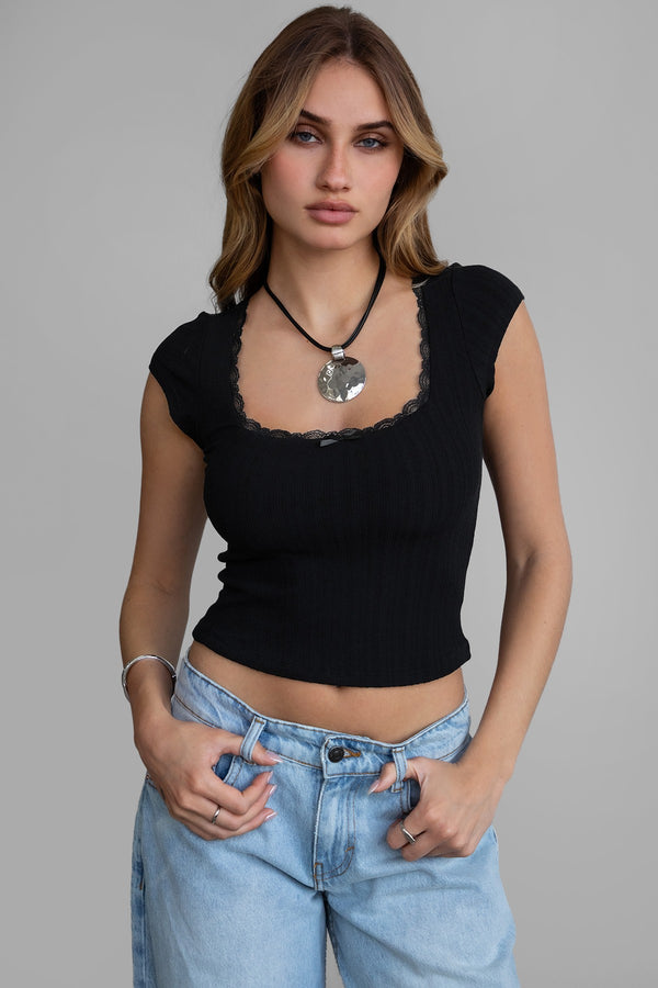 LACE DETAIL SHORT SLEEVE TOP - BLACK