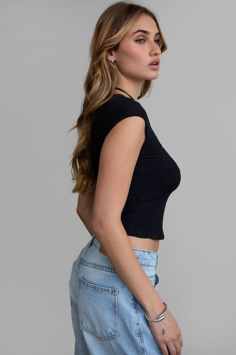 LACE DETAIL SHORT SLEEVE TOP - BLACK