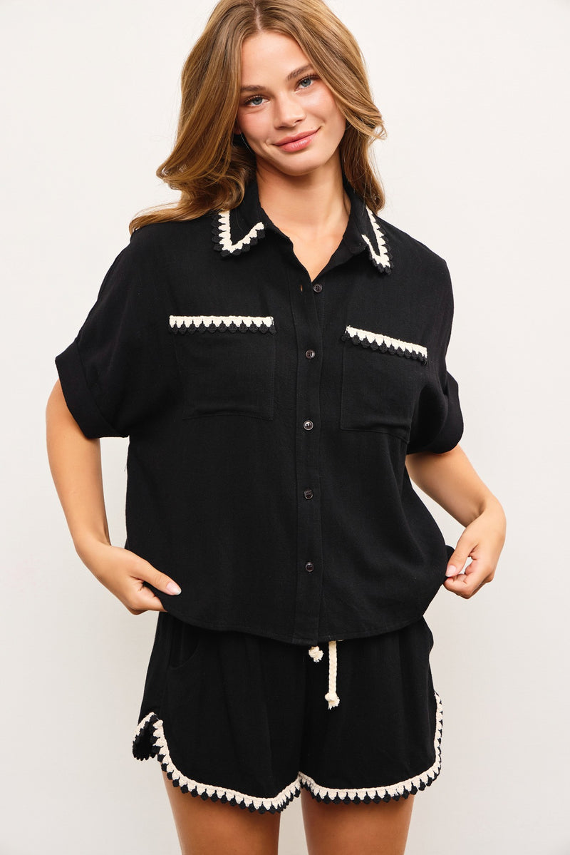 EMBROIDERED SHORT SLEEVE BUTTON DOWN - BLACK