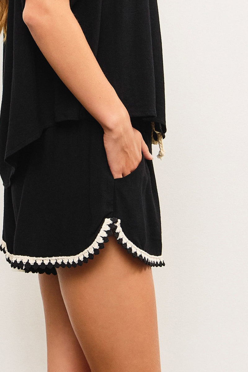 DRAWSTRING EMBROIDERED LINEN SHORTS - BLACK