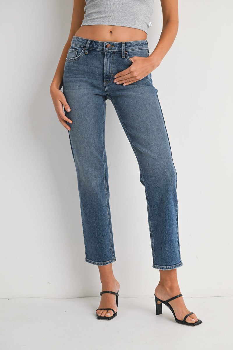 CLEAN MID RISE STRAIGHT JEAN - DARK