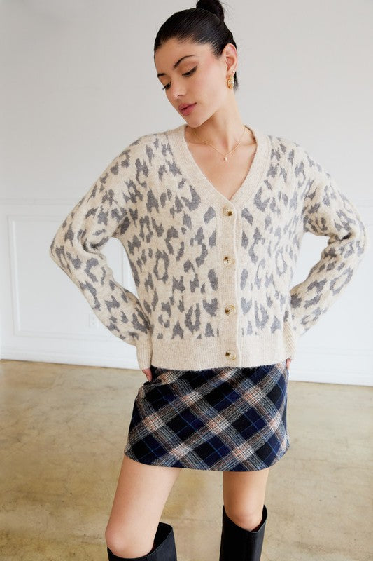 BUTTON FRONT LEOPARD CARDIGAN - BEIGE