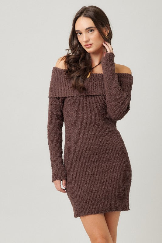 OFF THE SHOULDER SWEATER DRESS - BROWN