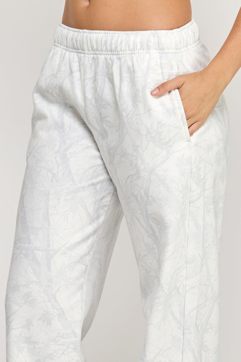STRAIGHT LEG CAMO SWEATPANTS - WHITE CAMO