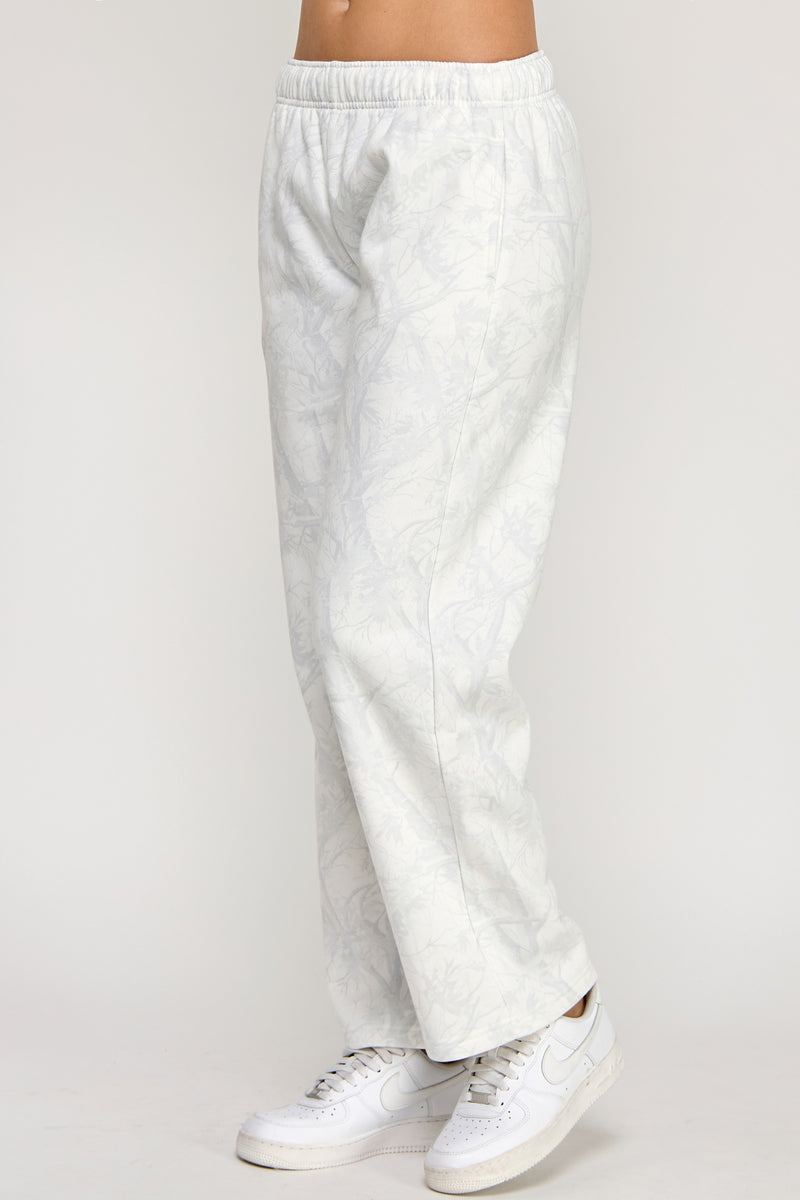 STRAIGHT LEG CAMO SWEATPANTS - WHITE CAMO