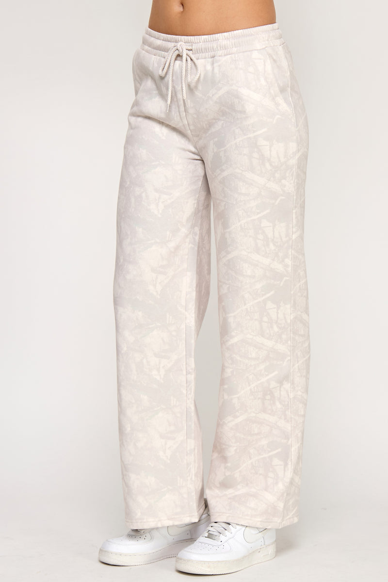 STRAIGHT LEG CAMO SWEATPANTS - BEIGE CAMO