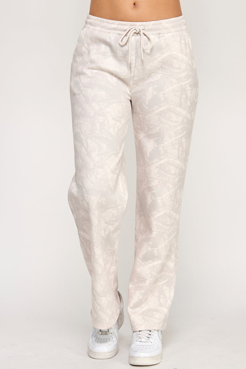 STRAIGHT LEG CAMO SWEATPANTS - BEIGE CAMO