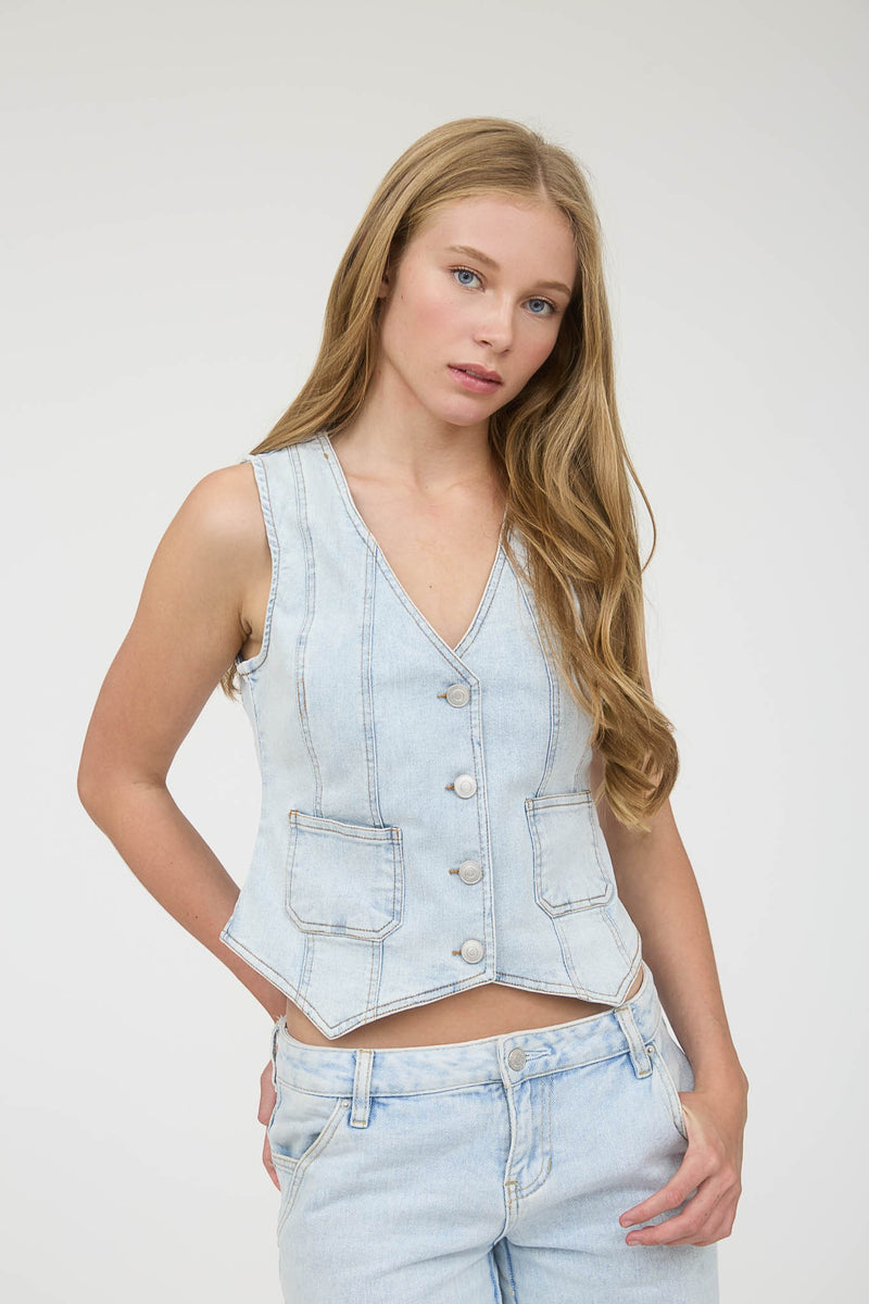 SLEEVELESS BUTTON DOWN DENIM VEST - LIGHT DENIM