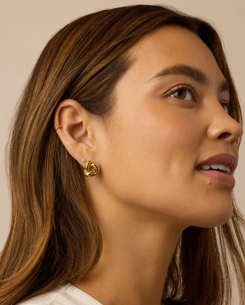 GORJANA INFINITY KNOT STUDS - GOLD