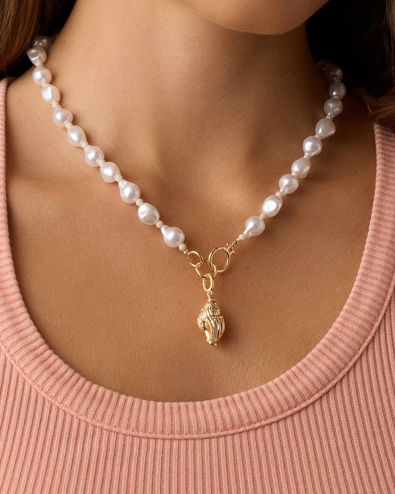 GORJANA GOLD TULIP SHELL PARKER CHARM - GOLD