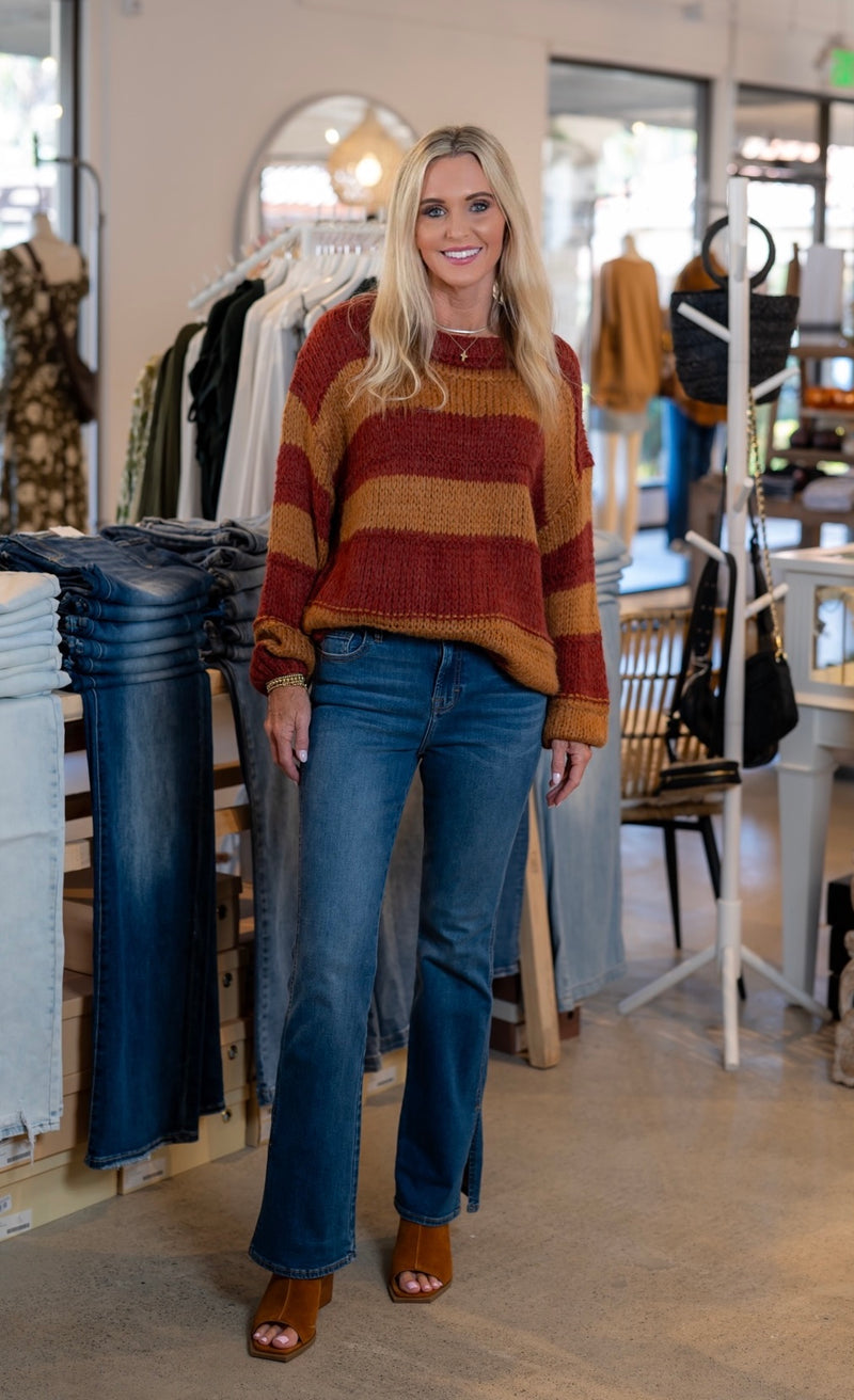 STRIPED OVERSIZED CABLE KNIT SWEATER - RUST/CAMEL