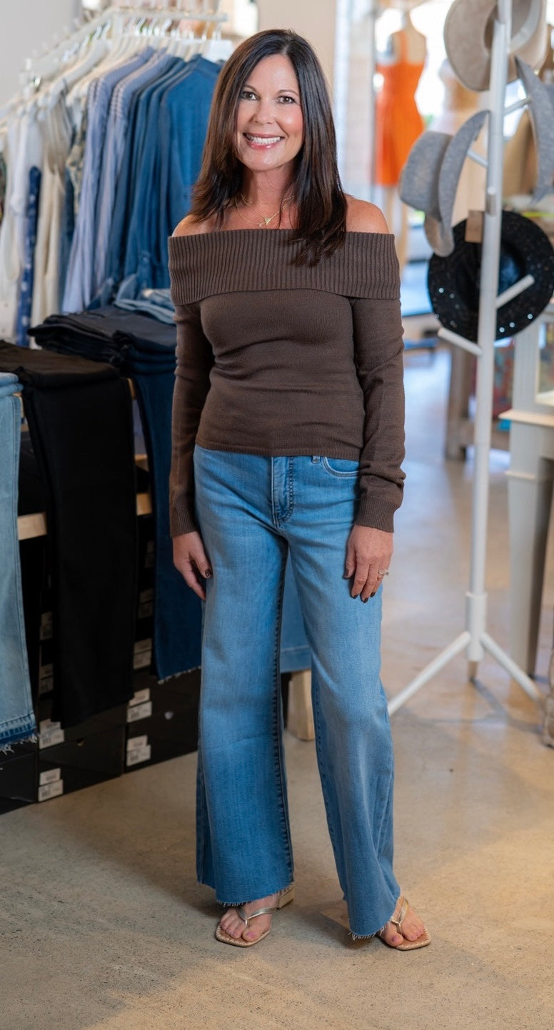 KNIT FITTED OFF SHOULDER TOP - MOCHA