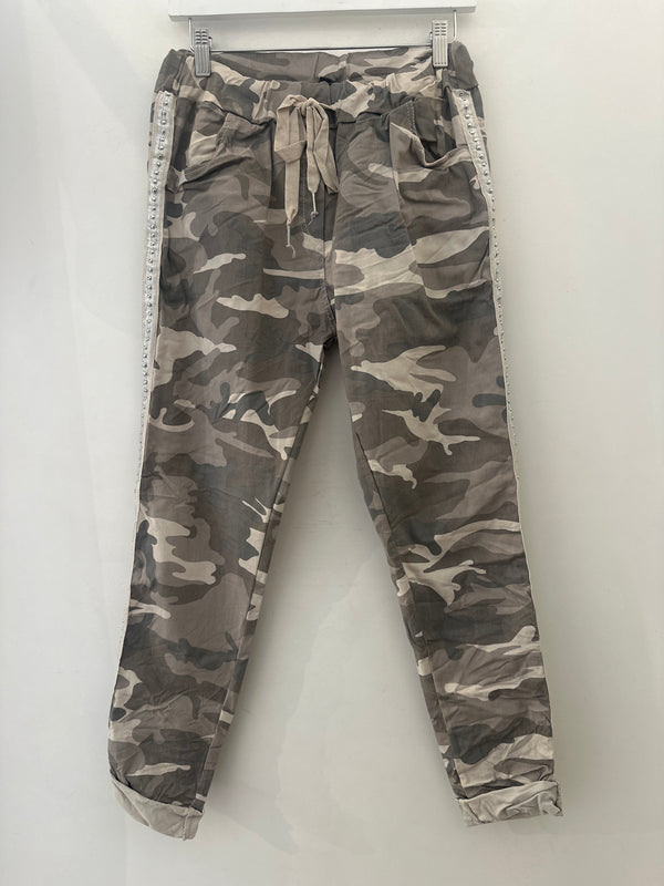 CAMOUFLAGE CRINKLE JOGGER WITH STUD SIDE STRIPE - BEIGE CAMO