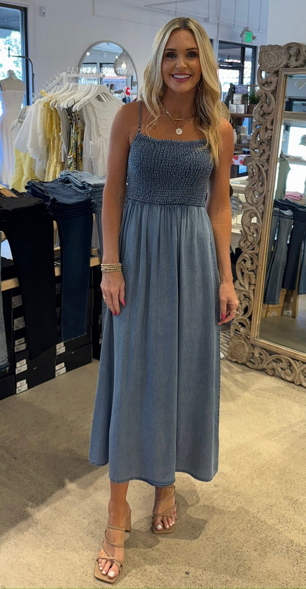 Z SUPPLY BAYSIDE CHAMBRAY MAXI DRESS - MED CHAMBRAY