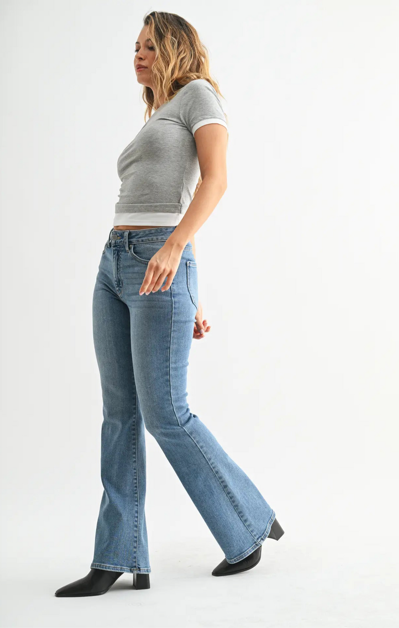 HIGH RISE FLARE JEANS - MEDIUM WASH