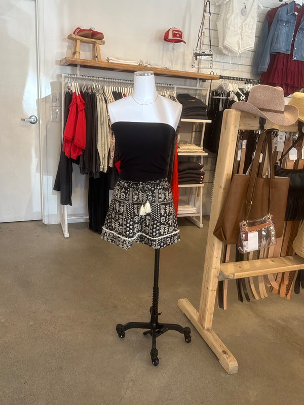 WOVEN PRINT SHORTS - BLACK