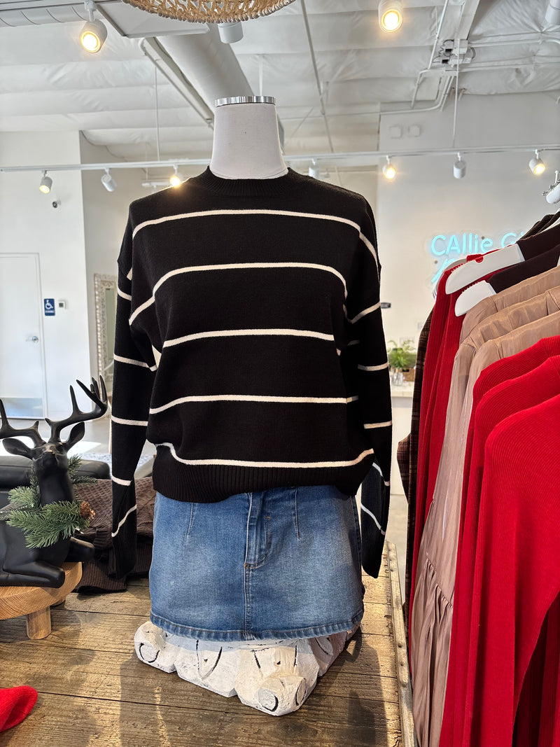 CREW NECK STRIPED SWEATER - BLACK