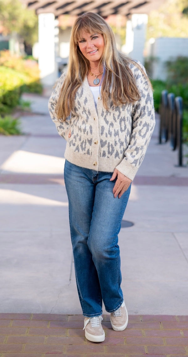 BUTTON FRONT LEOPARD CARDIGAN - BEIGE