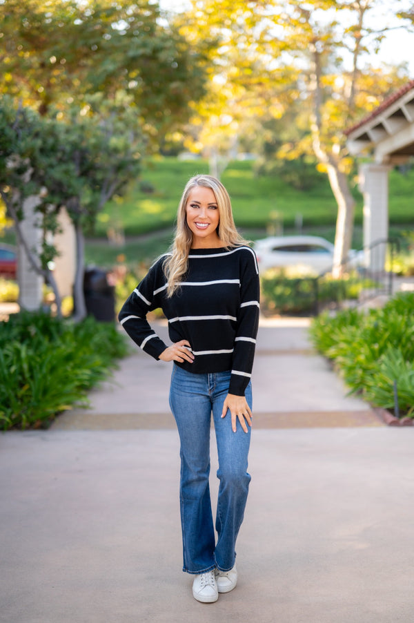 CREW NECK STRIPED SWEATER - BLACK