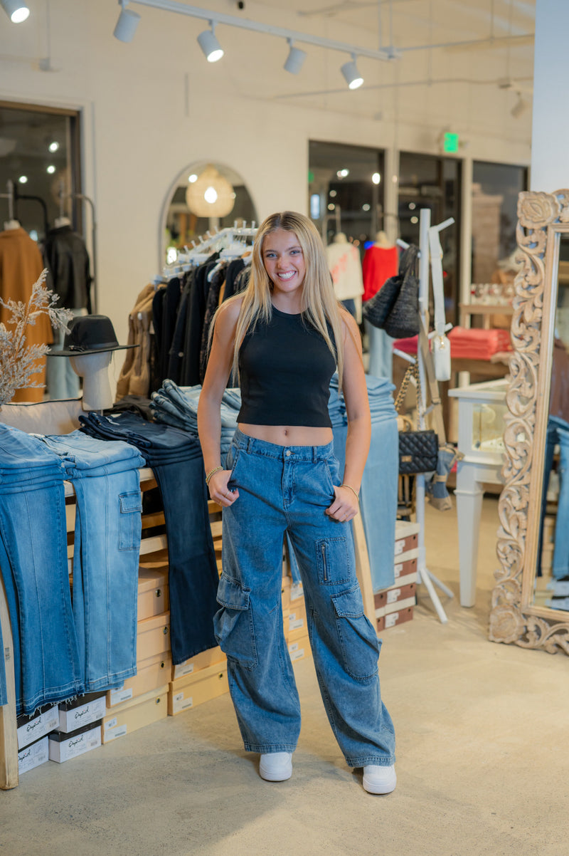 RAW EDGE CROPPED TANK TOP - BLACK