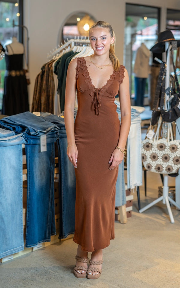 CRINKLE LACE TRIM MAXI DRESS - CHOCOLATE