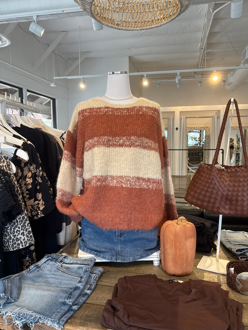 COLOR BLOCK FUZZY KNIT SWEATER - OATMEAL/RUST