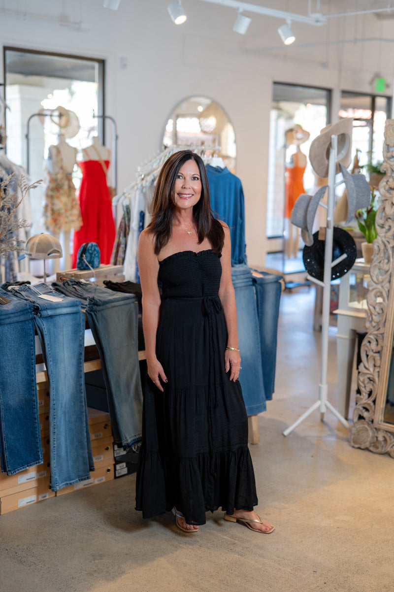 SMOCKED STRAPLESS MAXI DRESS - BLACK