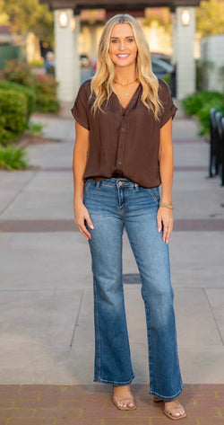SHORT SLEEVE BUTTON FRONT BLOUSE - CHOCOLATE