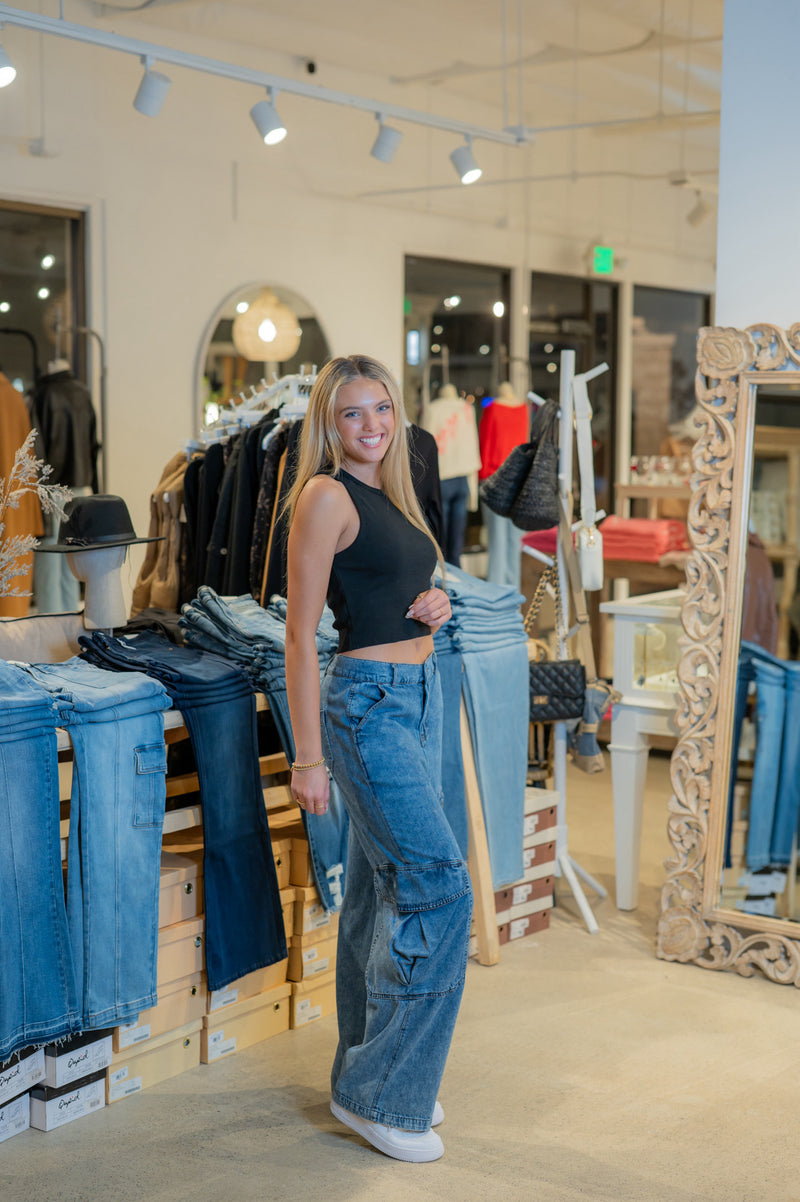 RAW EDGE CROPPED TANK TOP - BLACK