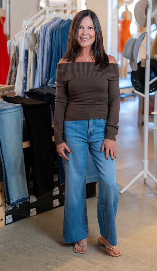 KNIT FITTED OFF SHOULDER TOP - MOCHA