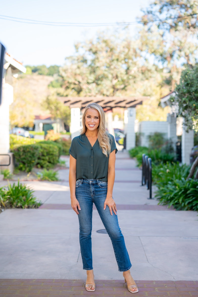 SHORT SLEEVE BUTTON FRONT BLOUSE - FOREST GREEN
