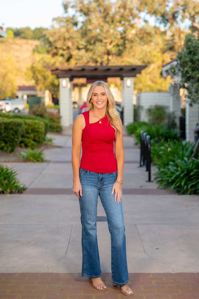 MIA ASYMMETRICAL KNIT TOP - SCARLET