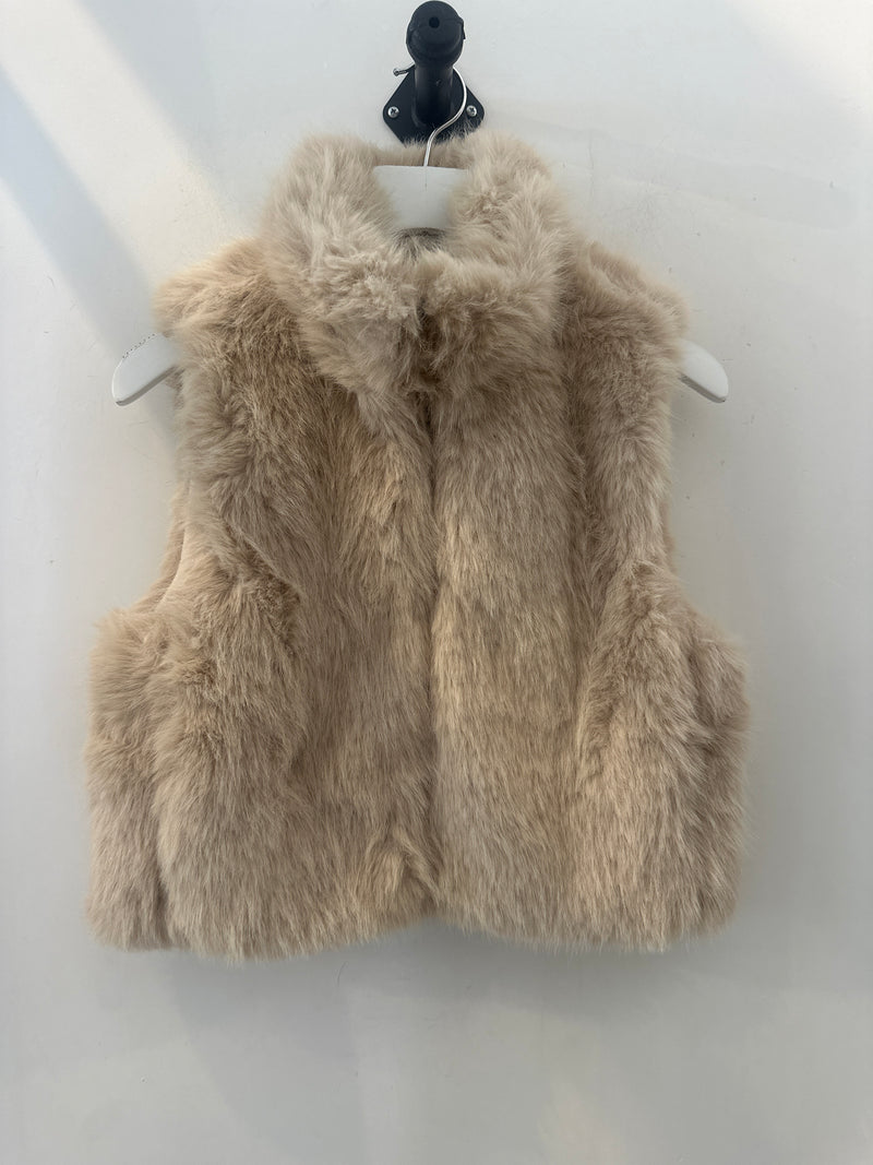 CROPPED FAUX FUR VEST - ALMOND