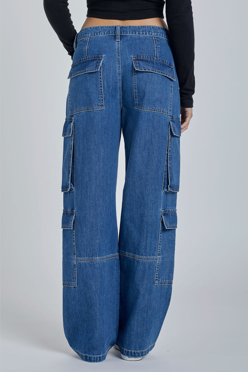 LOW WAIST CARGO JEANS - MEDIUM DENIM