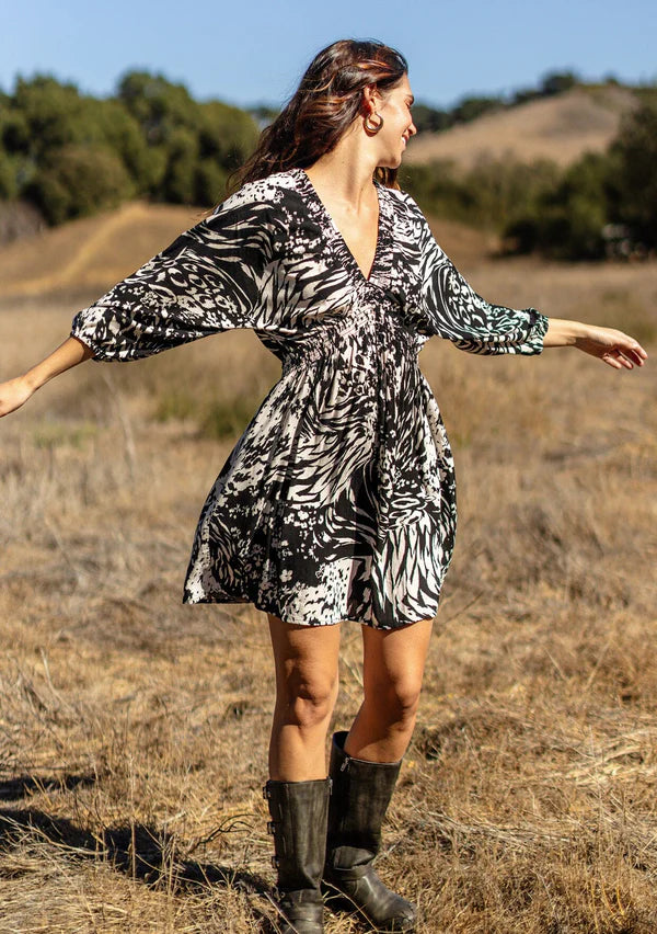 MIDNIGHT OASIS MINI DRESS - BLACK/BLUSH