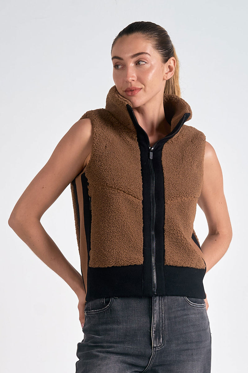 ELAN SHERPA VEST - DARK TAN