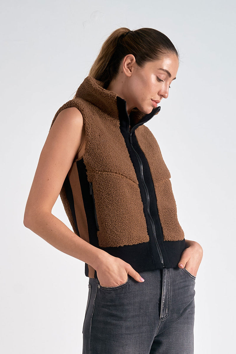 ELAN SHERPA VEST - DARK TAN