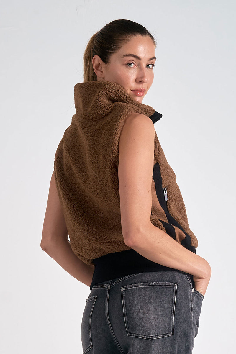 ELAN SHERPA VEST - DARK TAN